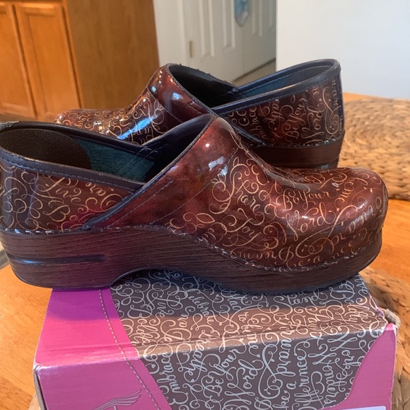 Ladies Dansko Proffesional 20th Anniversary edition clogs. - Picture 6 of 14